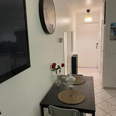 Διαμέρισμα Cozy In *
