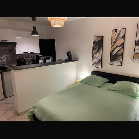 Cozy Studio In Neuilly-Sur-Marne
